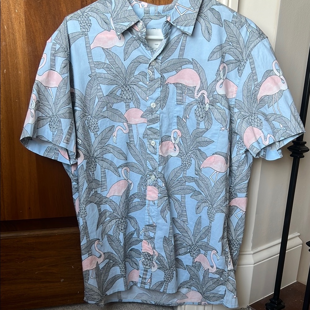 American Eagle EUC Sz Large Men’s Flamingo Print Blue Button down Shirt